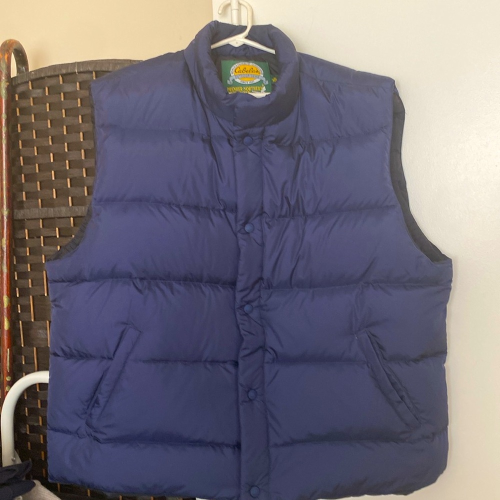 Cabela's Men's Puffer Vest Goose Down Size XL Blue Lightweight Warm Comfort